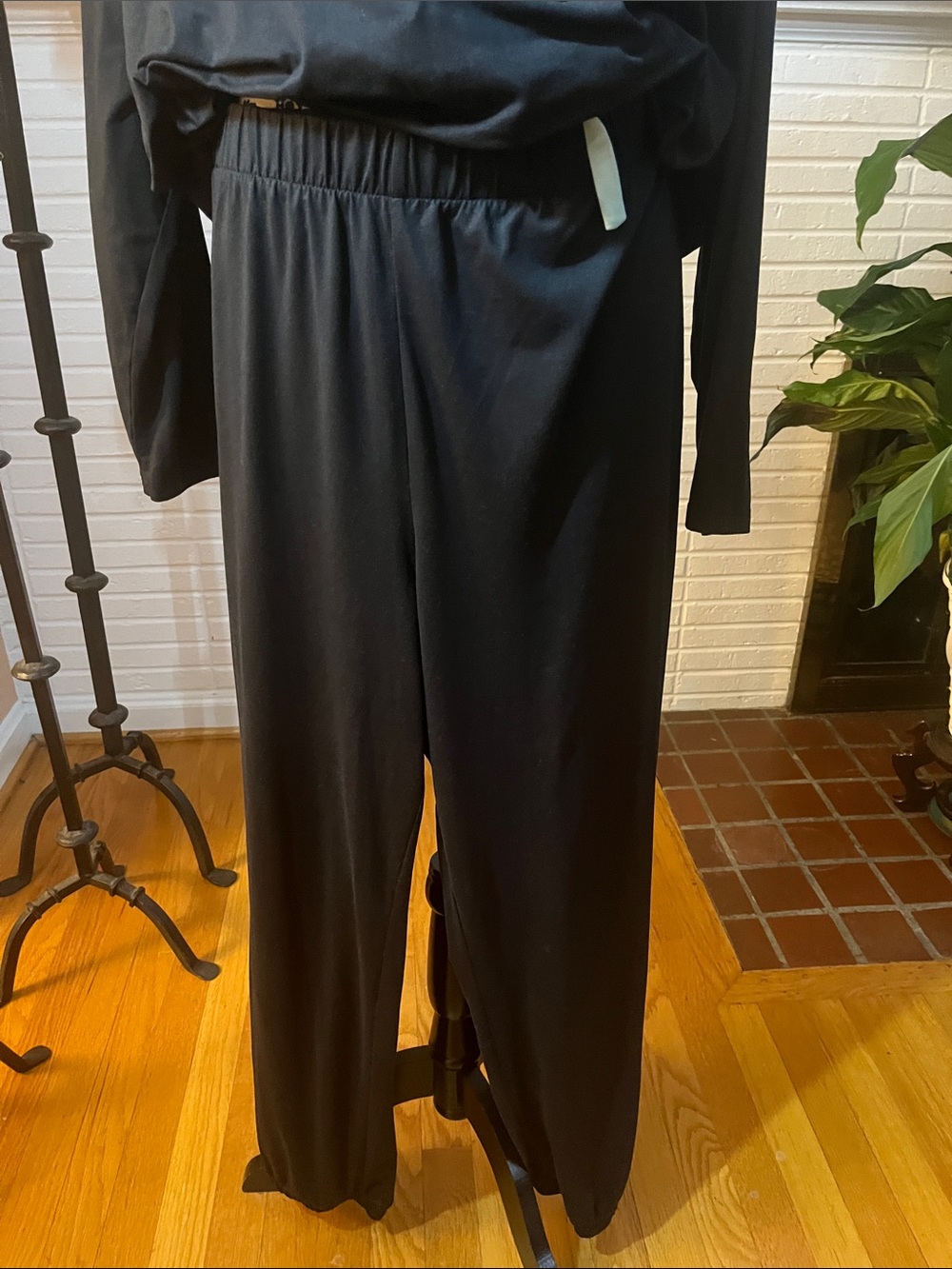 LOVE Black Lounge Set with Teal Accents - Picture 3 of 10